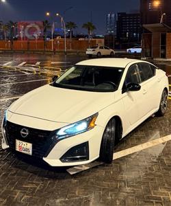 نيسان ألتيما